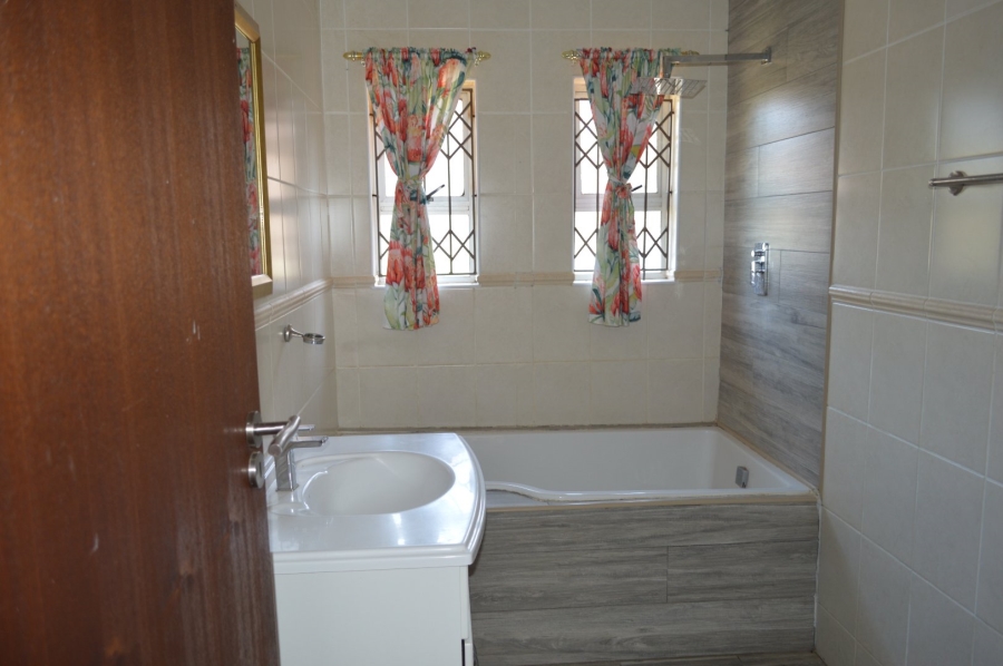 3 Bedroom Property for Sale in Wilkoppies North West
